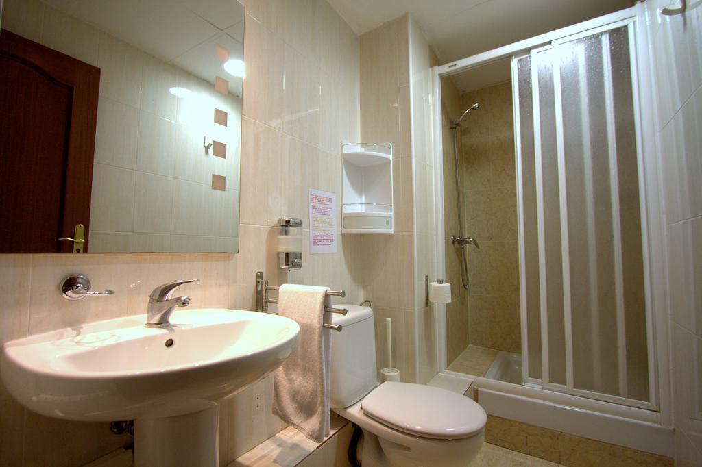 Hostel Artistic Barcelona Rom bilde